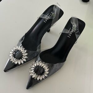 SIMMI LONDON black and clear heels with beautiful crystal size 8. Worn once!